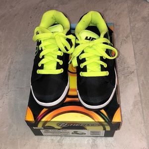 Heelys, Size 1 Youth